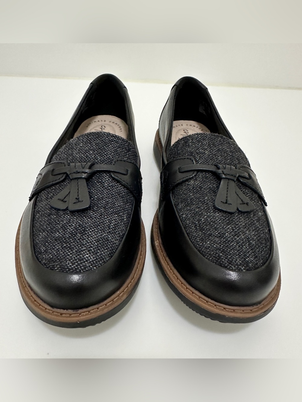 Clark’s Black Tweed & Leather Tassel Loafers - Women's 6 1/2- New - Picture 3 of 13